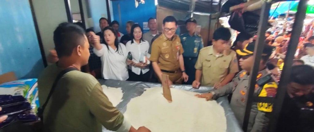 Hasil JG Berjualan Bapok Murah Di Pasar Tradisional, Minut Dapat Insentif 5,8 Miliar Dari Pusat