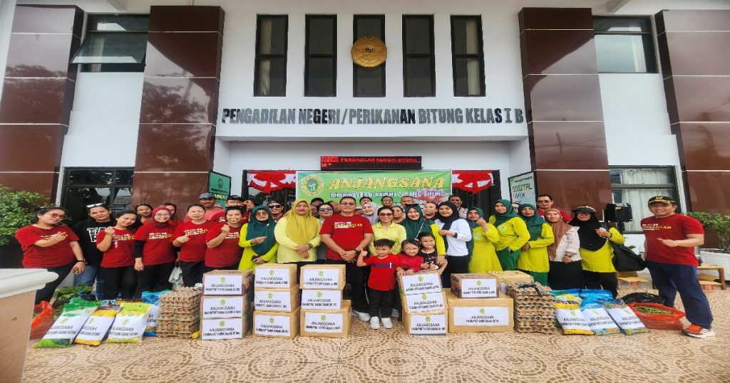 Jalan Sehat Awali Kegiatan Ulang Tahun Pengadilan Negeri/Perikanan Bitung Dan Dharmayukti Karini